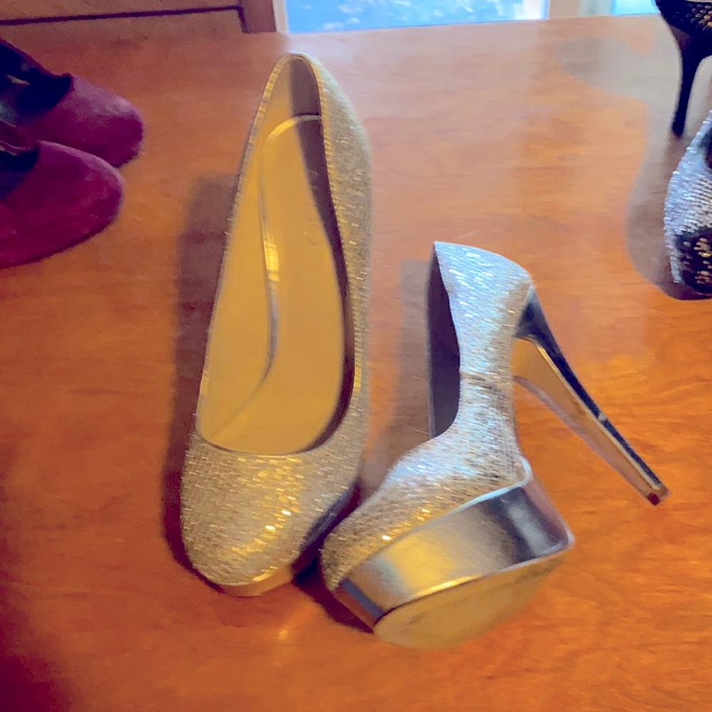 Barely worn great for an evening out 60$ or best offer
